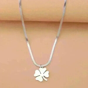 Sterling Silver 925 Cut Out Detail Clover Pendant Necklace